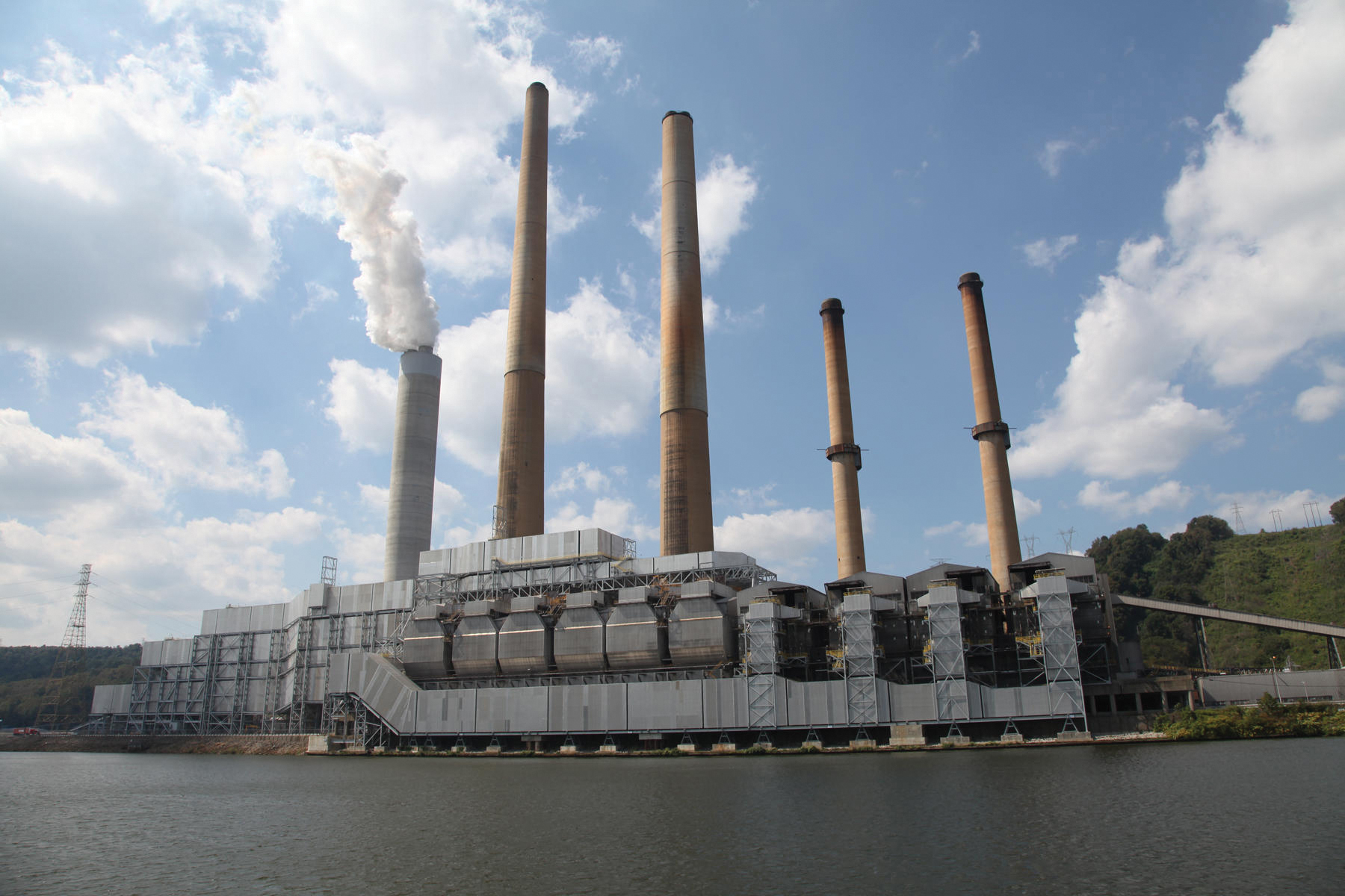 W.H. Sammis Plant, FirstEnergy's coal-fired plant in Stratton ...